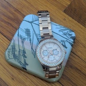 Rose gold Fossil watch